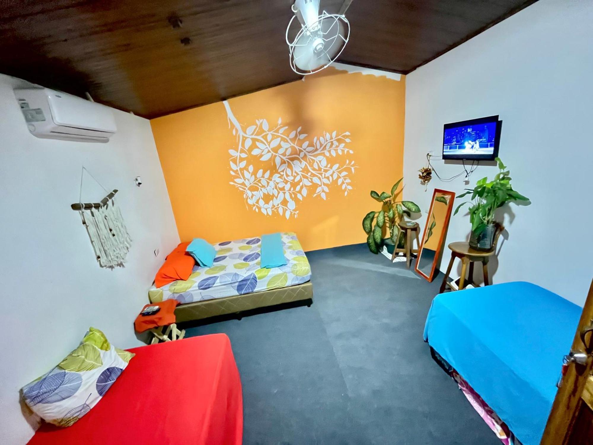 Cheap Hostel Quepos Eksteriør bilde