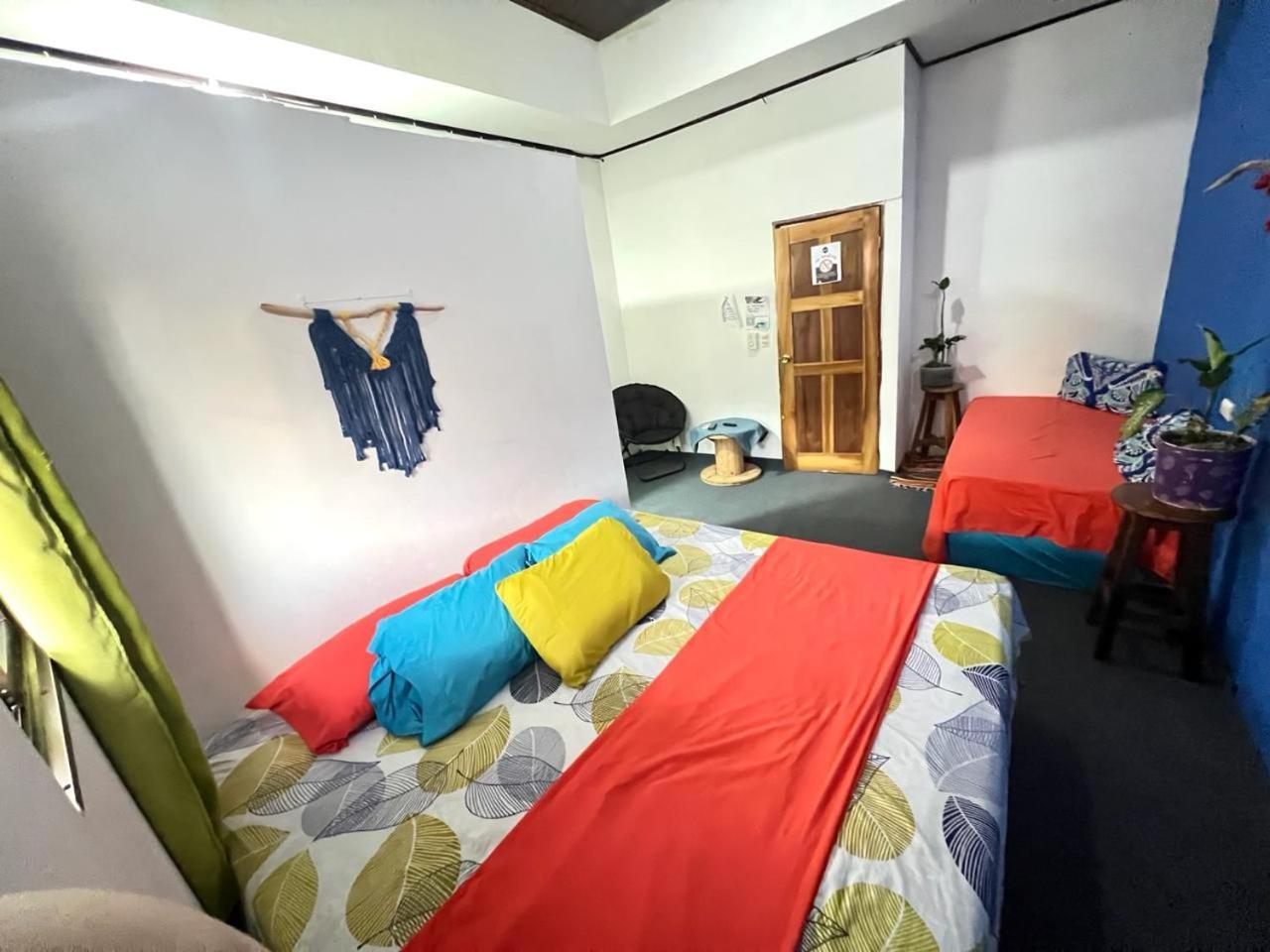 Cheap Hostel Quepos Eksteriør bilde